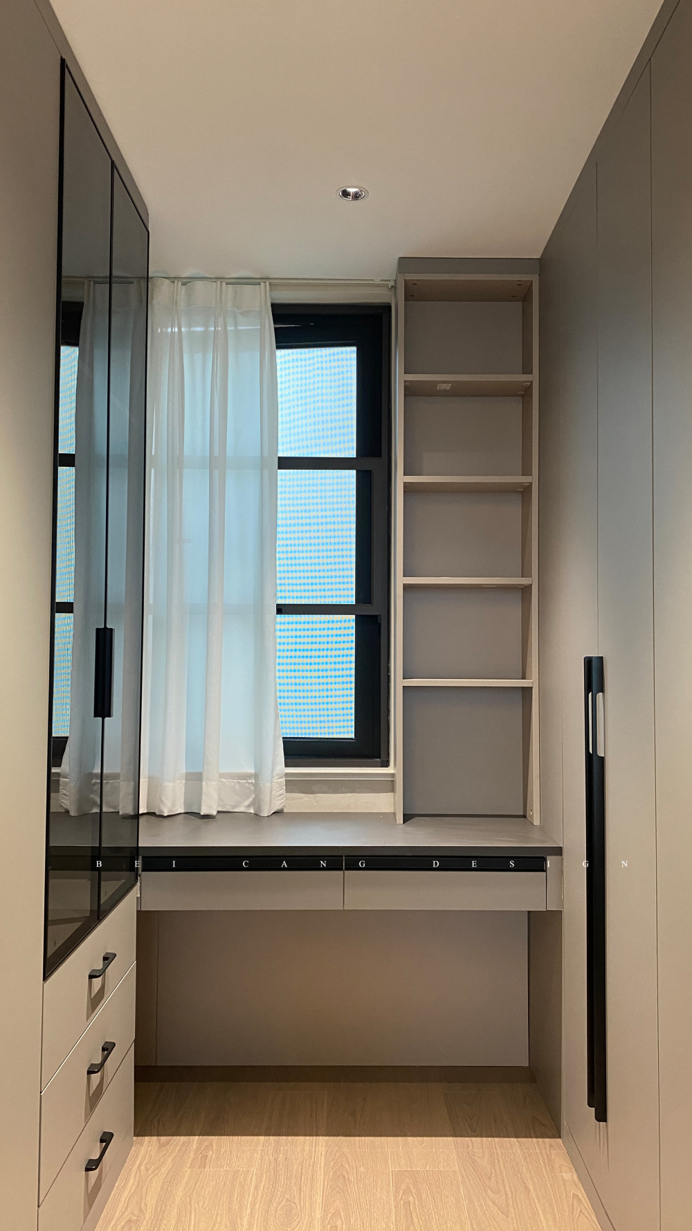 国宾府衣帽间实景